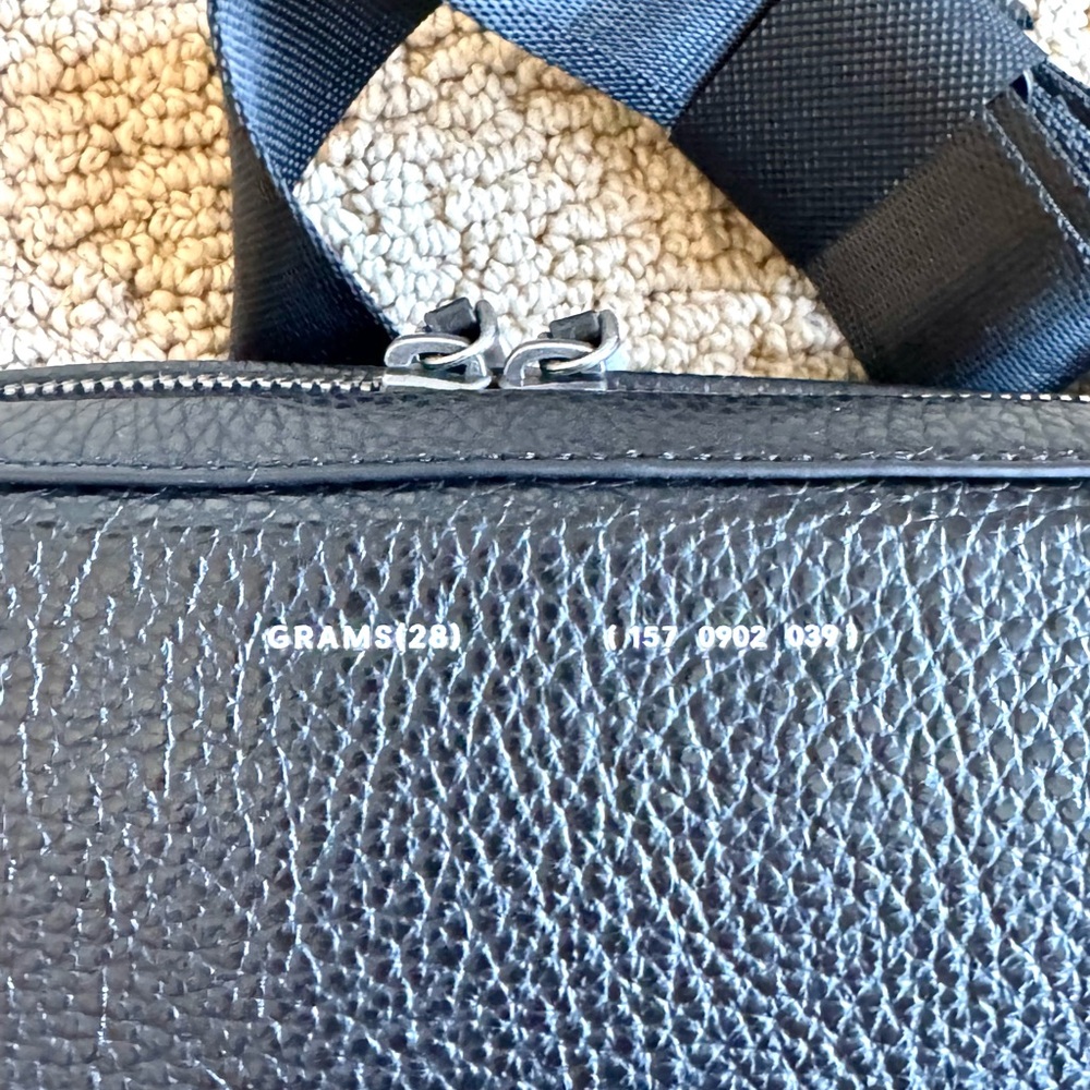 GRAMS(28) Black Leather Crossbody Bag - Picture 5 of 11